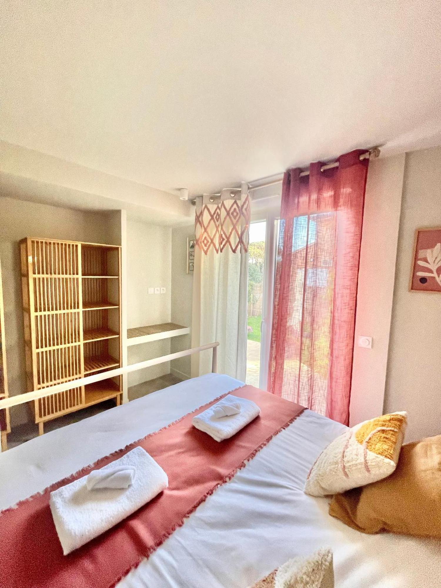 Bas De Villa - 300M Plage De La Capte - 2 Hebergements Disponibles 耶尔 外观 照片